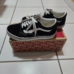 Low top suede lace size 3 kids shoe